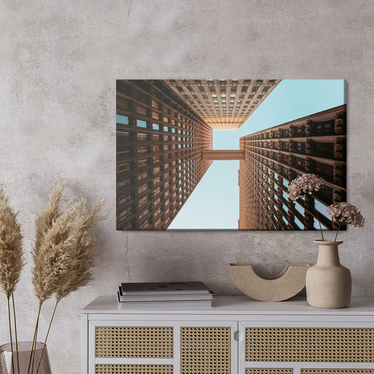 Obraz Na Płótnie Ogromna Budowla, Widok Z Dołu