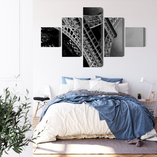 Obraz Wieloczęściowy Czarno-Biały Widok Na Wieżę Eiffla Od Dołu