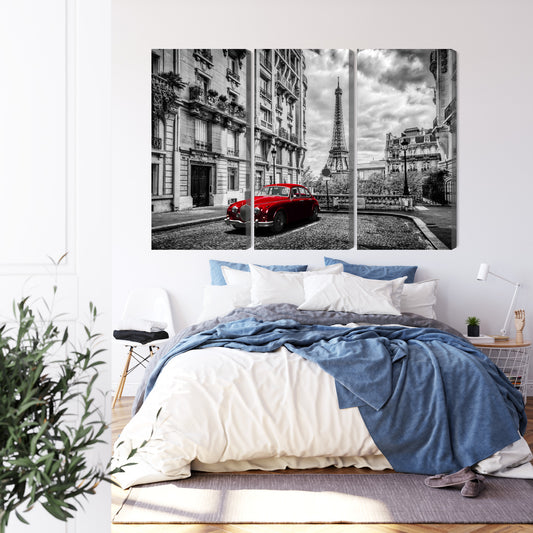 Obraz Wieloczęściowy Czerwony Samochód Retro Na Tle Wieży Eiffla