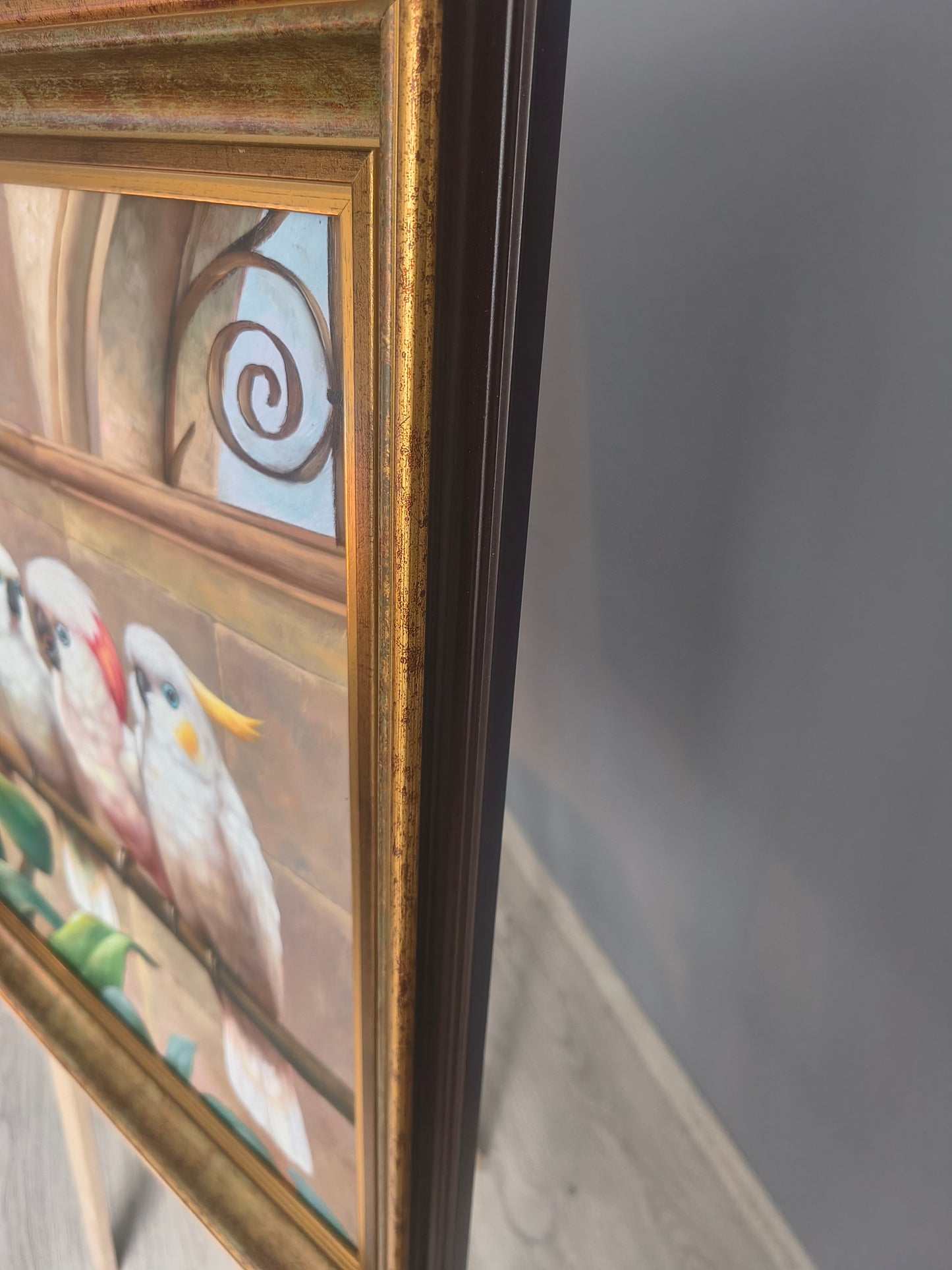 Papageien auf einem Ast – Farbenfrohes exotisches Thema